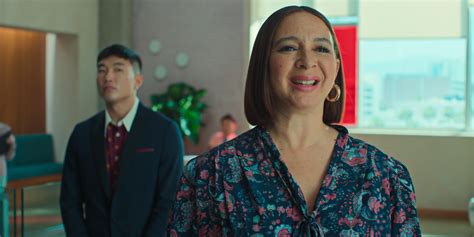 ‘Loot’ Review: Maya Rudolph Does Her Best in a Money Comedy That In.